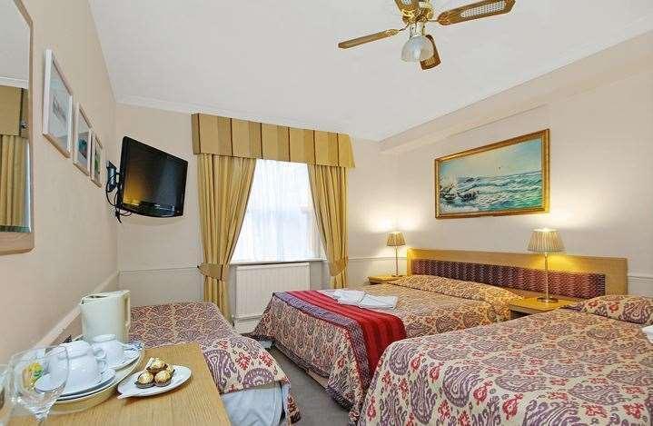 Kingswaypark Hotel At Park Avenue Londres Exterior foto